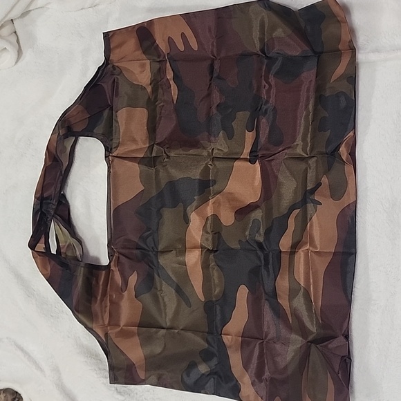 🦌 Brown and Green Camouflage Tote 🦆 - Picture 1 of 4